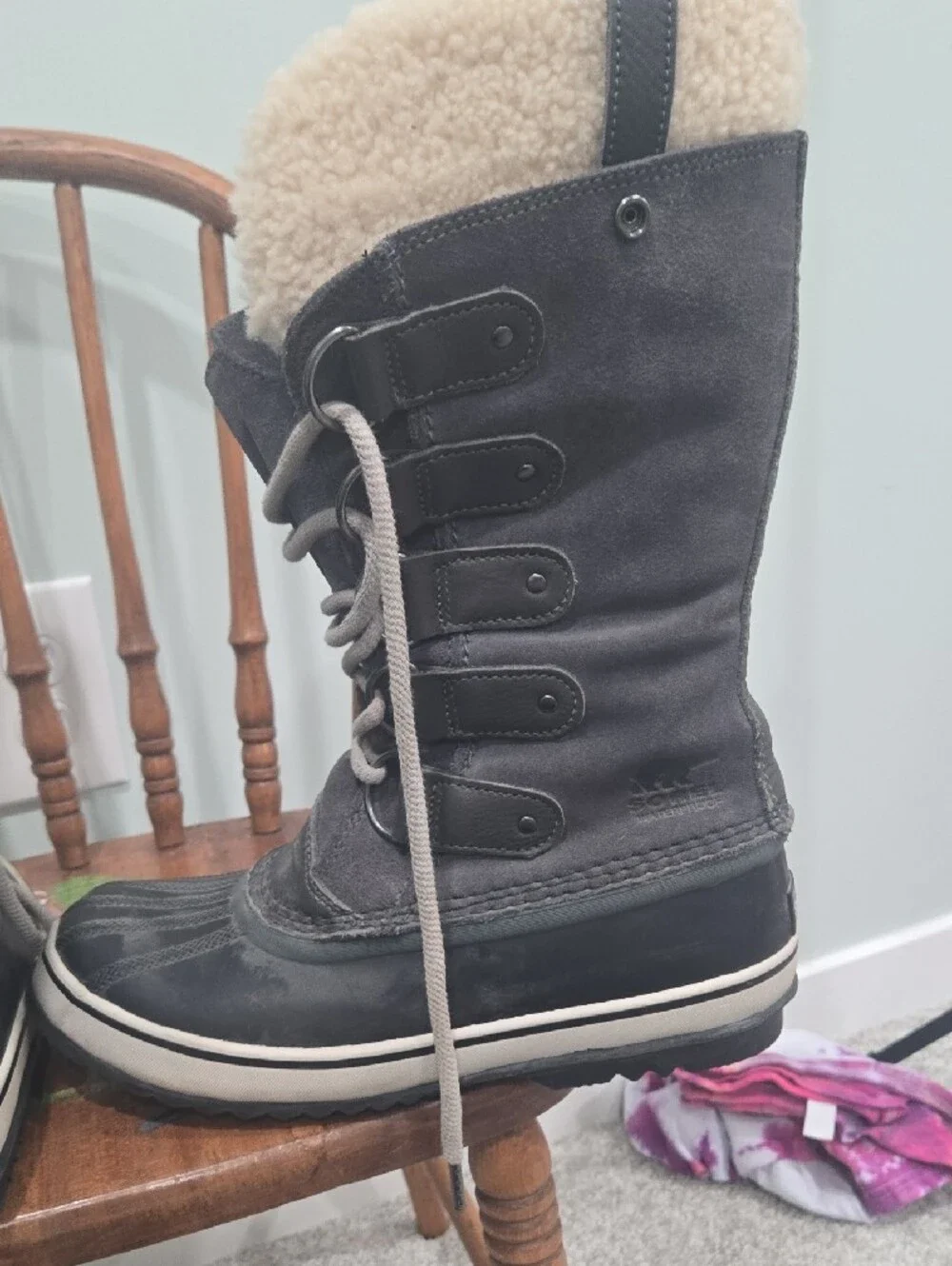 Sorel Women's Grey Lace-Up Winter Boots with Cream Shearling Cuff